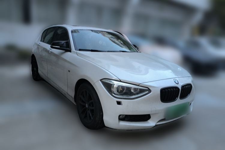 Used BMW 1 Series 2013 Facelifted 118i Leading Edition Front Right 45 Deg