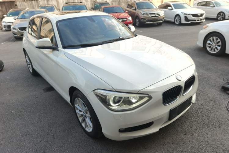 Used BMW 1 Series 2013 Facelifted 118i Leading Edition Front Right 45 Deg