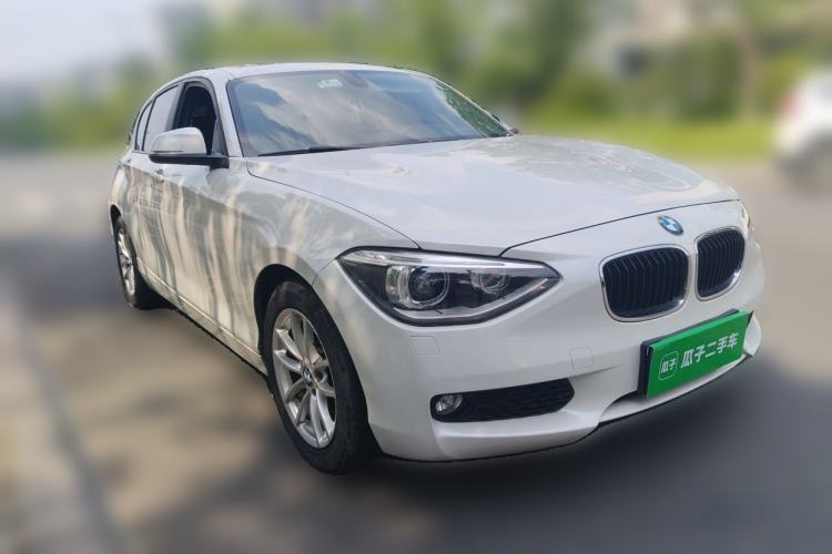 Used BMW 1 Series 2013 Facelifted 118i Leading Edition Front Right 45 Deg