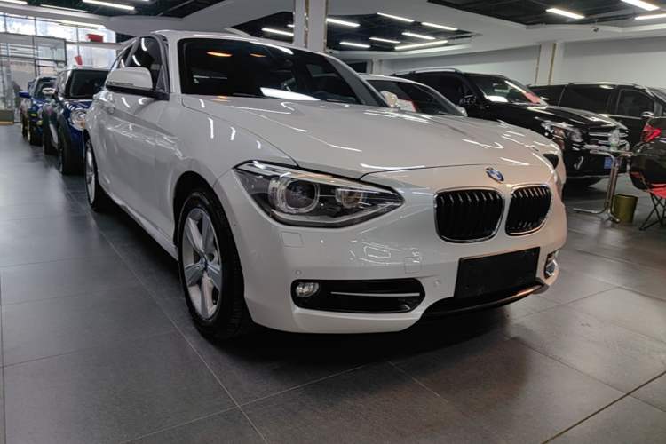 Used BMW 1 Series 2013 Revised 118i Sport Edition Front Right 45 Deg