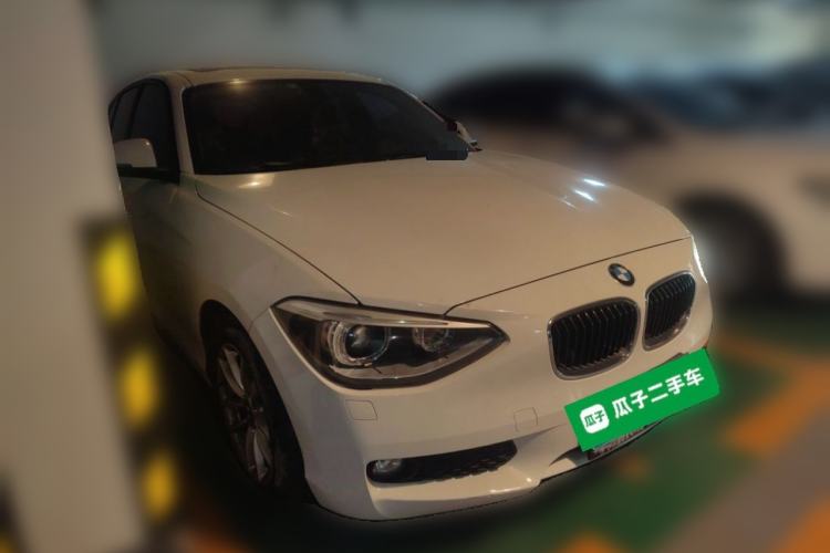 Used BMW 1 Series 2013 Facelifted 118i Leading Edition Front Right 45 Deg