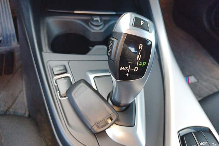 Used BMW 1 Series 2013 Facelifted 118i Leading Edition Gear Lever