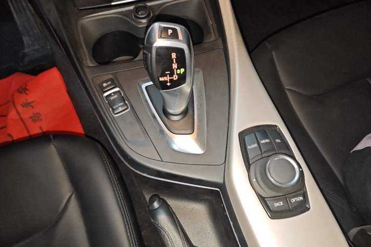 Used BMW 1 Series 2013 Facelifted 118i Leading Edition Gear Lever