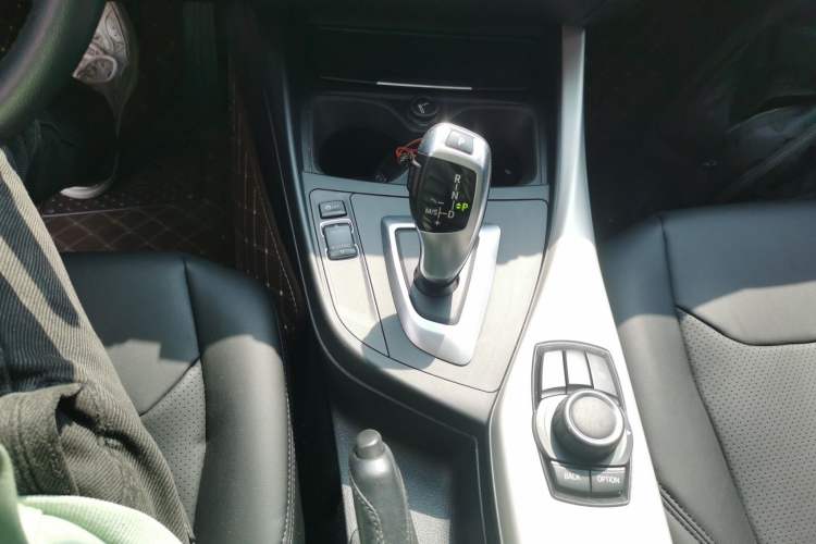 Used BMW 1 Series 2013 Revised 116i Leading Edition Gear Lever