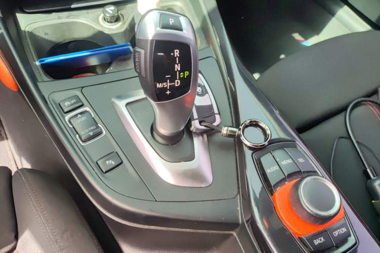 Used BMW 1 Series 2013 Revised 118i Sport Edition Gear Lever