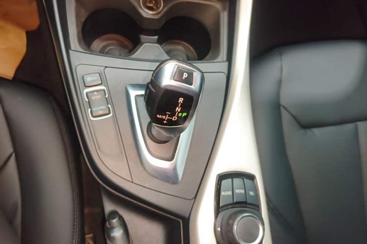 Used BMW 1 Series 2013 Revised 116i Leading Edition Gear Lever