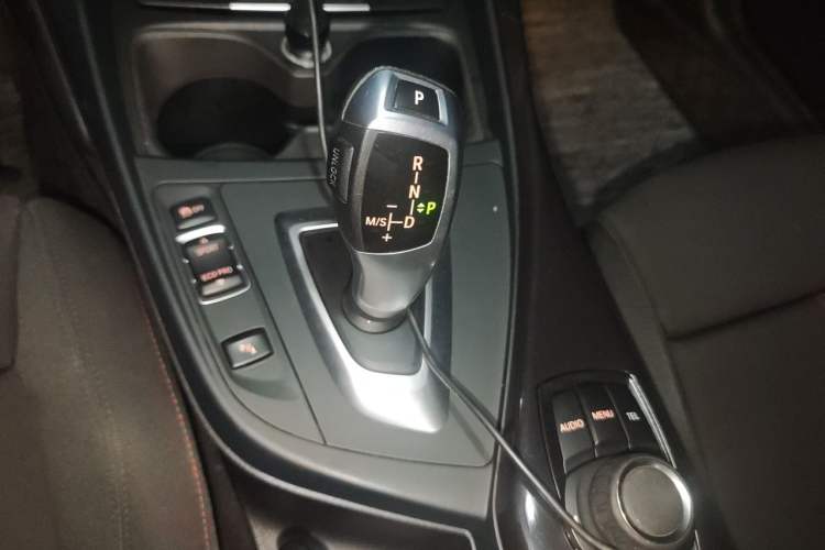 Used BMW 1 Series 2013 Revised 118i Sport Edition Gear Lever