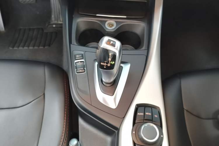 Used BMW 1 Series 2013 Facelifted 118i Leading Edition Gear Lever