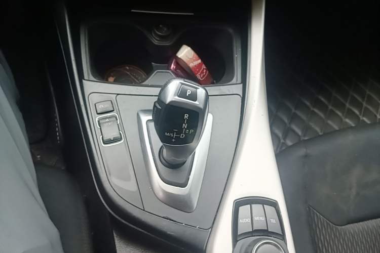 Used BMW 1 Series 2013 Facelifted 118i Leading Edition Gear Lever