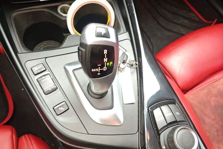 Used BMW 1 Series 2013 Revised 118i Sport Edition Gear Lever