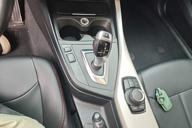 Used BMW 1 Series 2013 Facelifted 118i Leading Edition Gear Lever