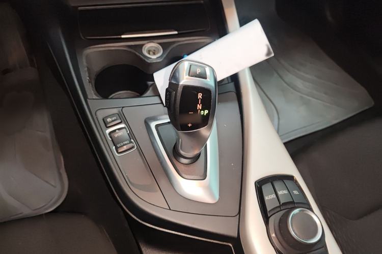 Used BMW 1 Series 2013 Facelifted 118i Leading Edition Gear Lever