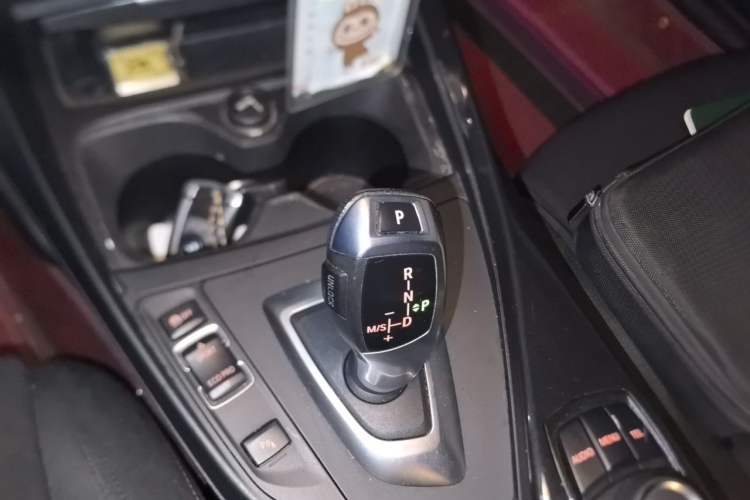 Used BMW 1 Series 2013 Revised 118i Sport Edition Gear Lever