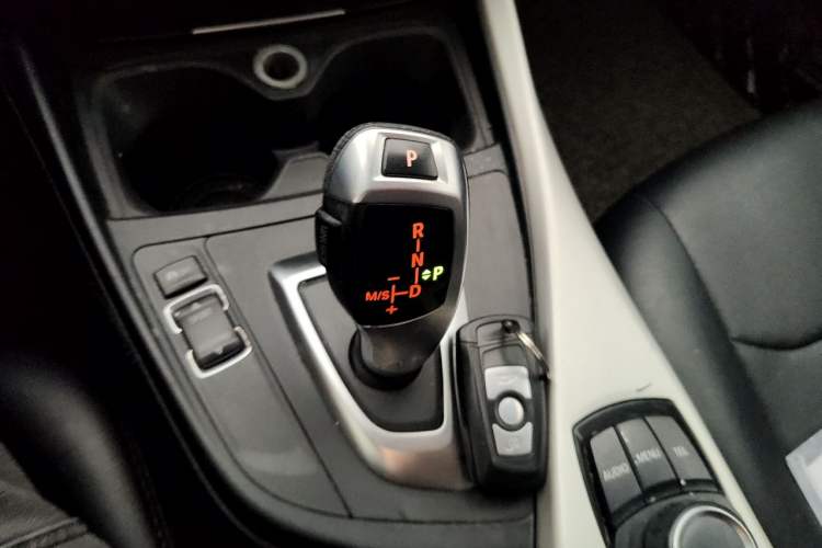 Used BMW 1 Series 2013 Revised 116i Leading Edition Gear Lever