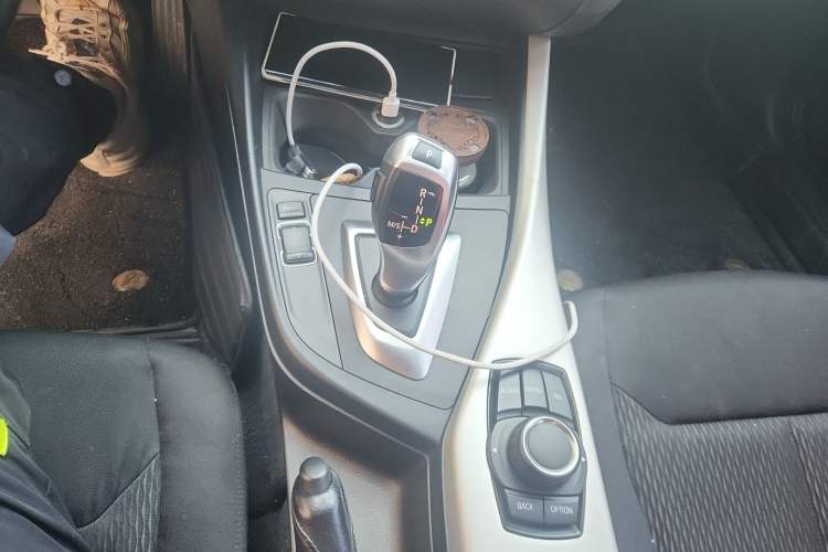 Used BMW 1 Series 2013 Facelifted 118i Leading Edition Gear Lever