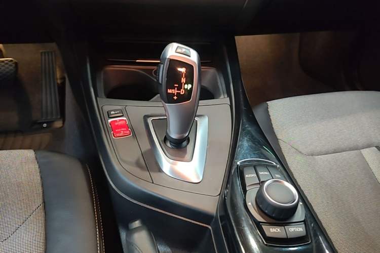 Used BMW 1 Series 2013 Revised 116i Urban Edition Gear Lever