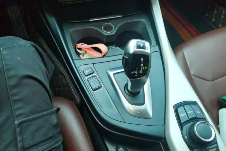 Used BMW 1 Series 2013 Revised 116i Leading Edition Gear Lever