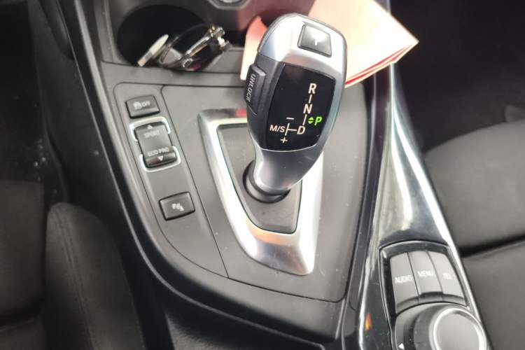 Used BMW 1 Series 2013 Revised 118i Sport Edition Gear Lever