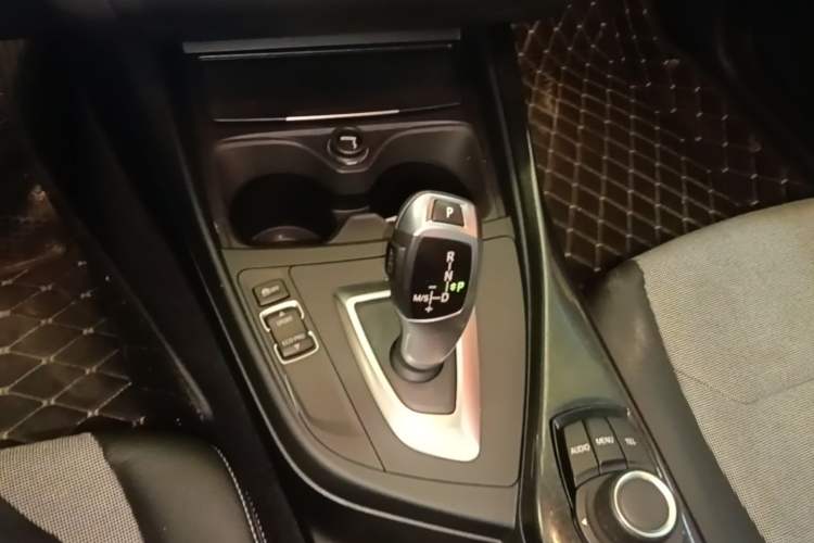 Used BMW 1 Series 2013 Revised 116i Urban Edition Gear Lever