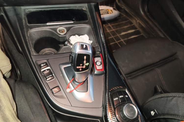 Used BMW 1 Series 2013 Revised 118i Sport Edition Gear Lever
