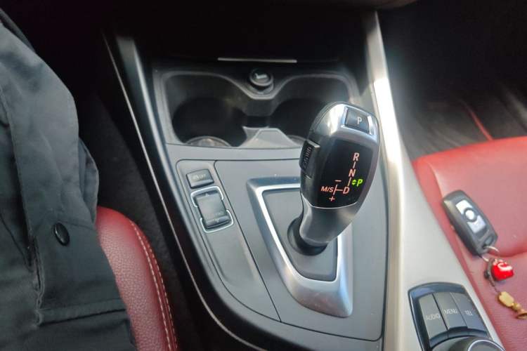 Used BMW 1 Series 2013 Facelifted 118i Leading Edition Gear Lever