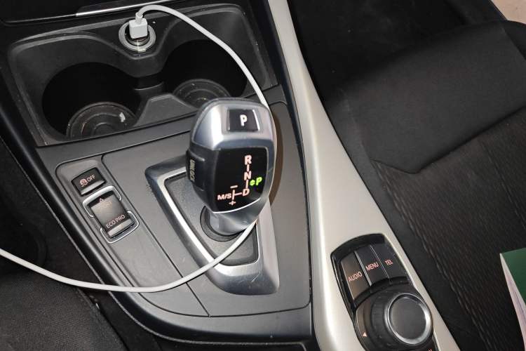 Used BMW 1 Series 2013 Facelifted 118i Leading Edition Gear Lever