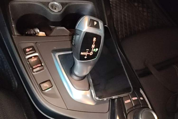 Used BMW 1 Series 2013 Revised 118i Sport Edition Gear Lever