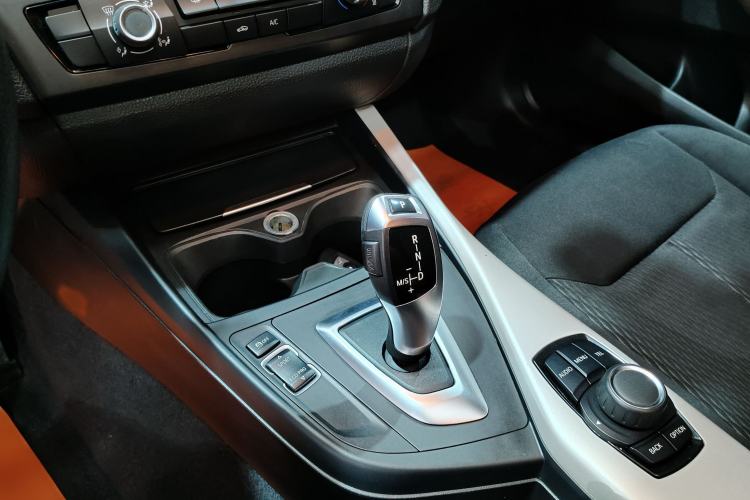 Used BMW 1 Series 2013 Revised 116i Leading Edition Gear Lever
