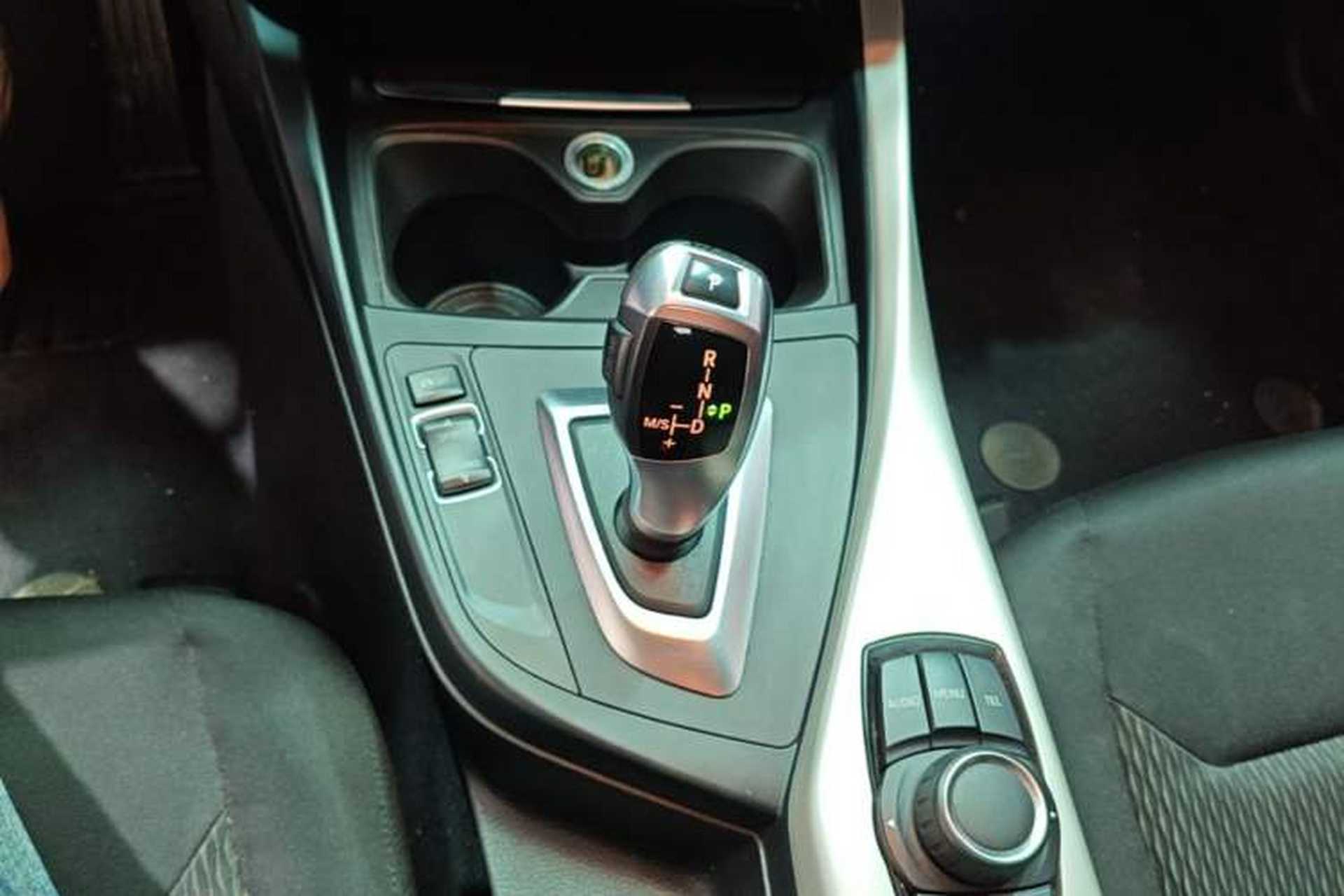 Used BMW 1 Series 2013 Revised 116i Leading Edition Gear Lever