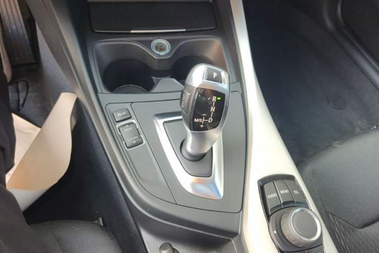 Used BMW 1 Series 2013 Facelifted 118i Leading Edition Gear Lever
