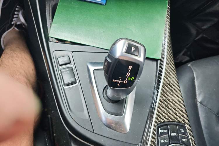 Used BMW 1 Series 2013 Facelifted 118i Leading Edition Gear Lever