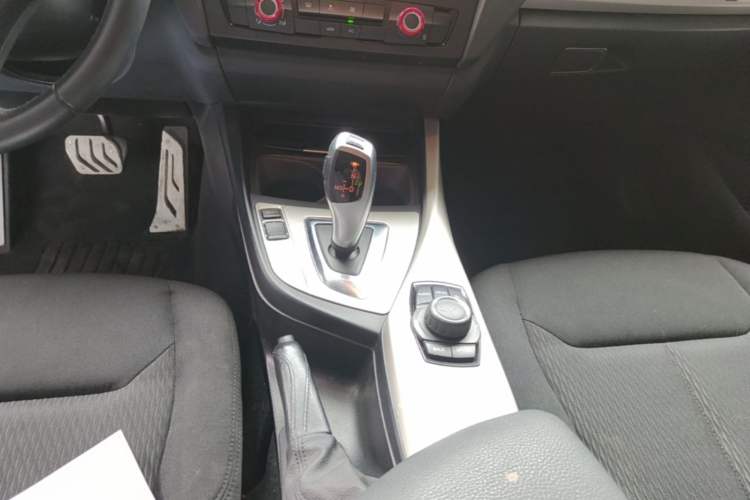 Used BMW 1 Series 2013 Revised 116i Leading Edition Gear Lever