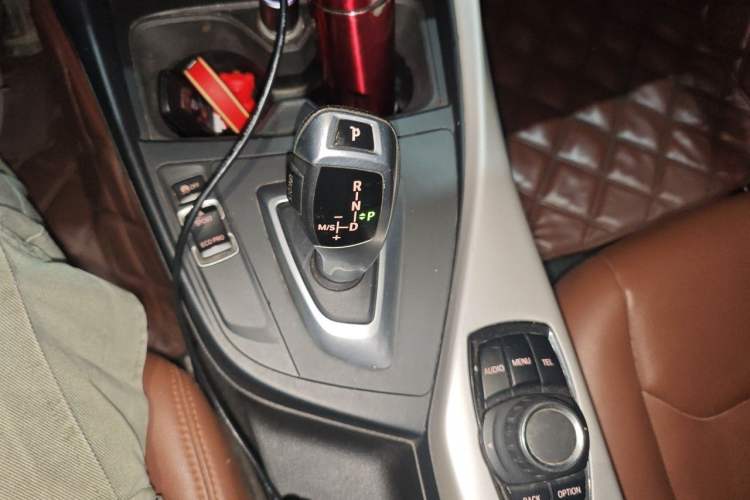 Used BMW 1 Series 2013 Facelifted 118i Leading Edition Gear Lever