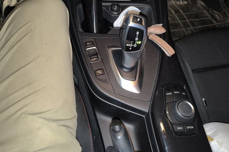 Used BMW 1 Series 2013 Revised 118i Sport Edition Gear Lever