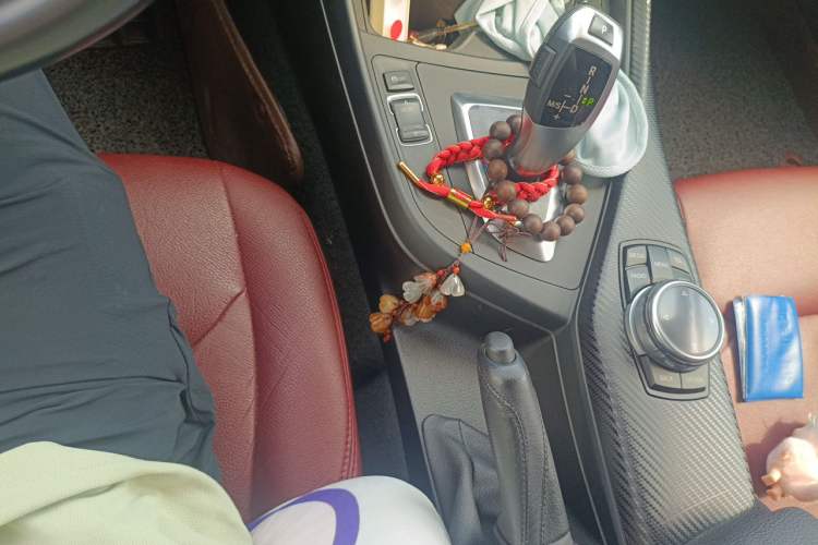 Used BMW 1 Series 2013 Facelifted 118i Leading Edition Gear Lever