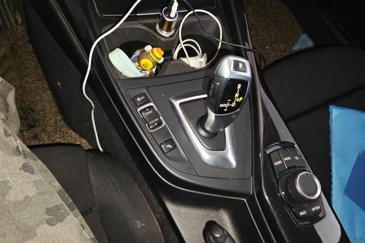 Used BMW 1 Series 2013 Revised 118i Sport Edition Gear Lever