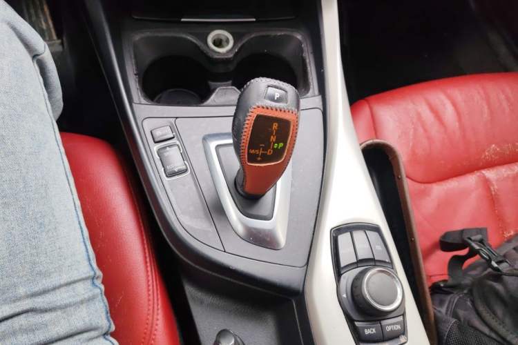 Used BMW 1 Series 2013 Facelifted 118i Leading Edition Gear Lever