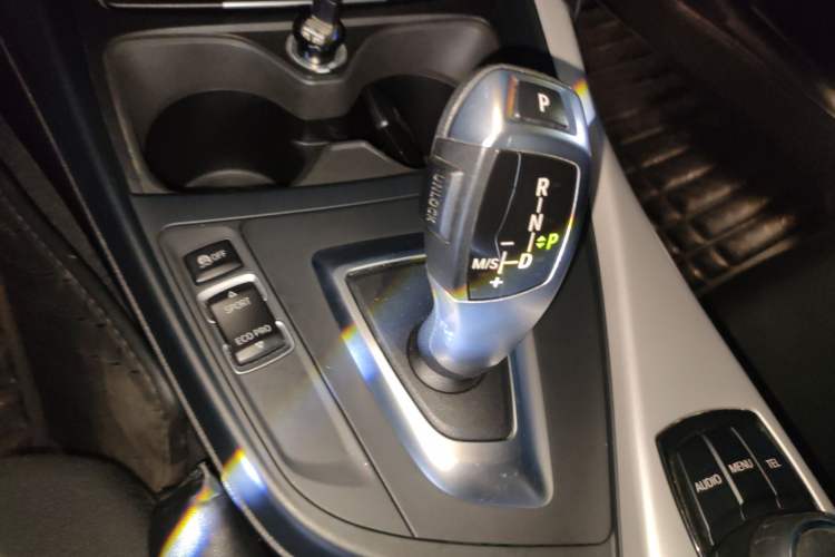 Used BMW 1 Series 2013 Facelifted 118i Leading Edition Gear Lever