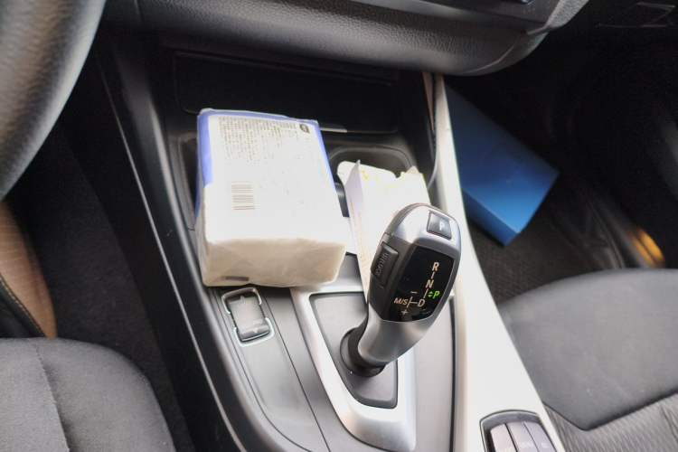 Used BMW 1 Series 2013 Facelifted 118i Leading Edition Gear Lever