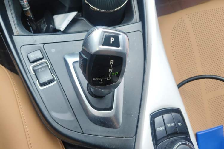 Used BMW 1 Series 2013 Facelifted 118i Leading Edition Gear Lever
