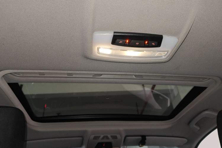 Used BMW 1 Series 2013 Facelifted 118i Leading Edition Headliner