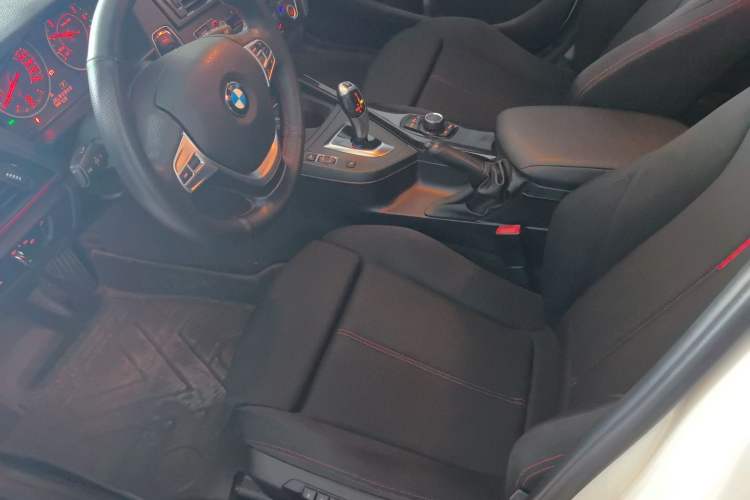 Used BMW 1 Series 2013 Revised 118i Sport Edition Interior 1