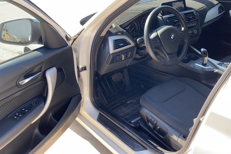 Used BMW 1 Series 2013 Facelifted 118i Leading Edition Interior 2