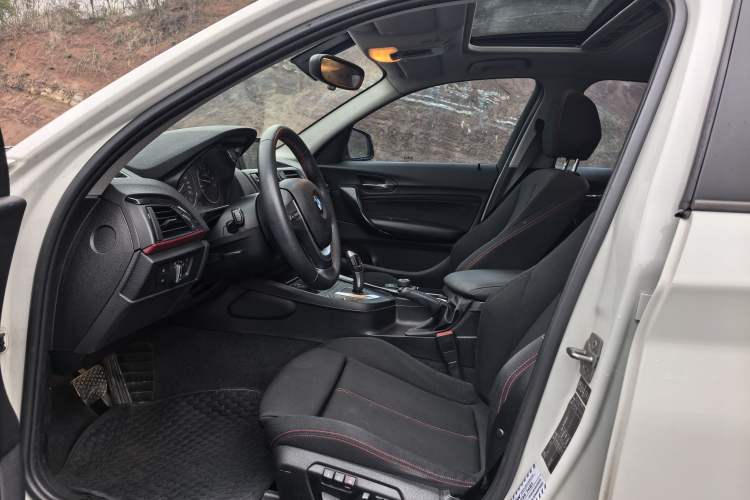 Used BMW 1 Series 2013 Revised 118i Sport Edition Interior 2
