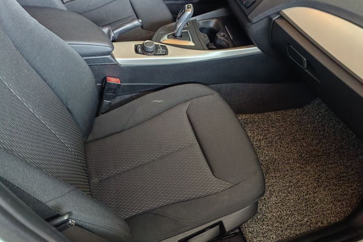 Used BMW 1 Series 2013 Revised 116i Leading Edition Interior 3