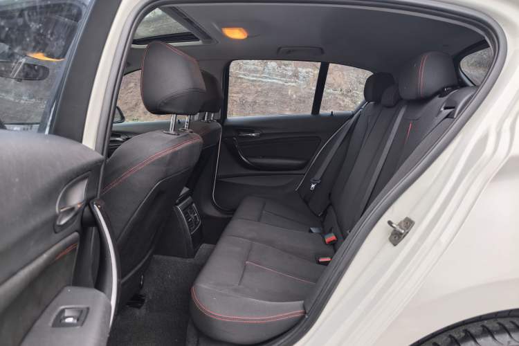 Used BMW 1 Series 2013 Revised 118i Sport Edition Interior 3