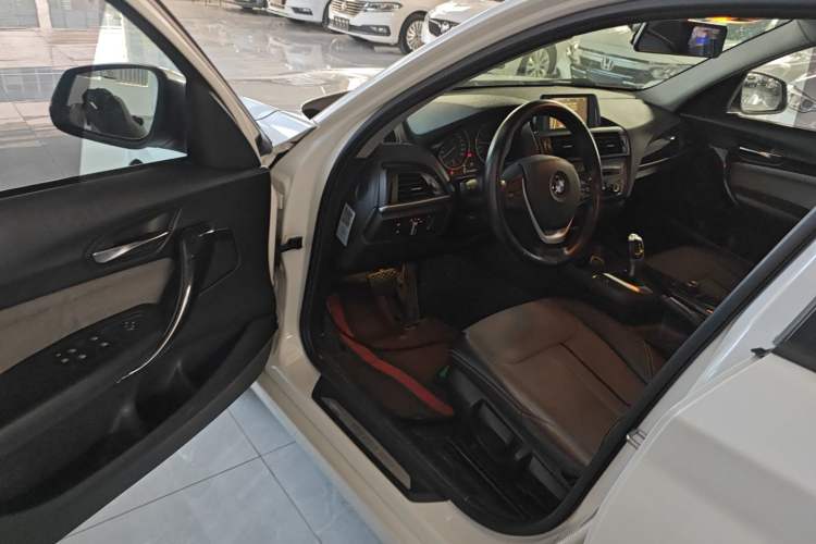 Used BMW 1 Series 2013 Revised 116i Leading Edition Interior 3