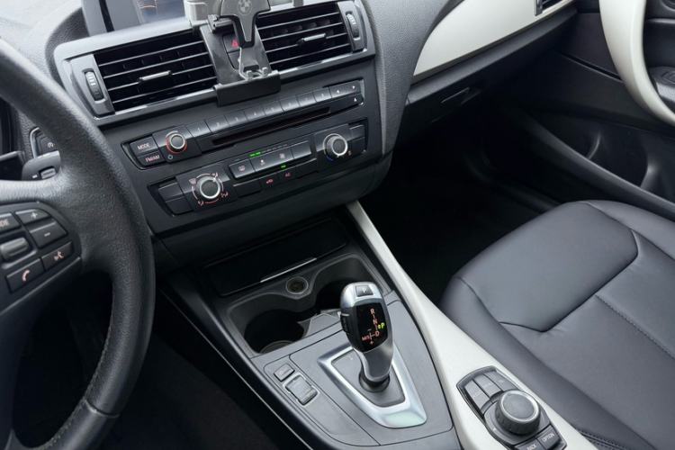 Used BMW 1 Series 2013 Revised 116i Leading Edition Interior 4
