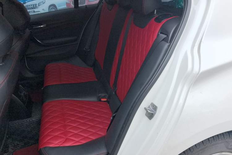 Used BMW 1 Series 2013 Revised 118i Sport Edition Interior 4