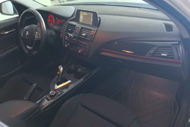 Used BMW 1 Series 2013 Revised 118i Sport Edition Interior 5